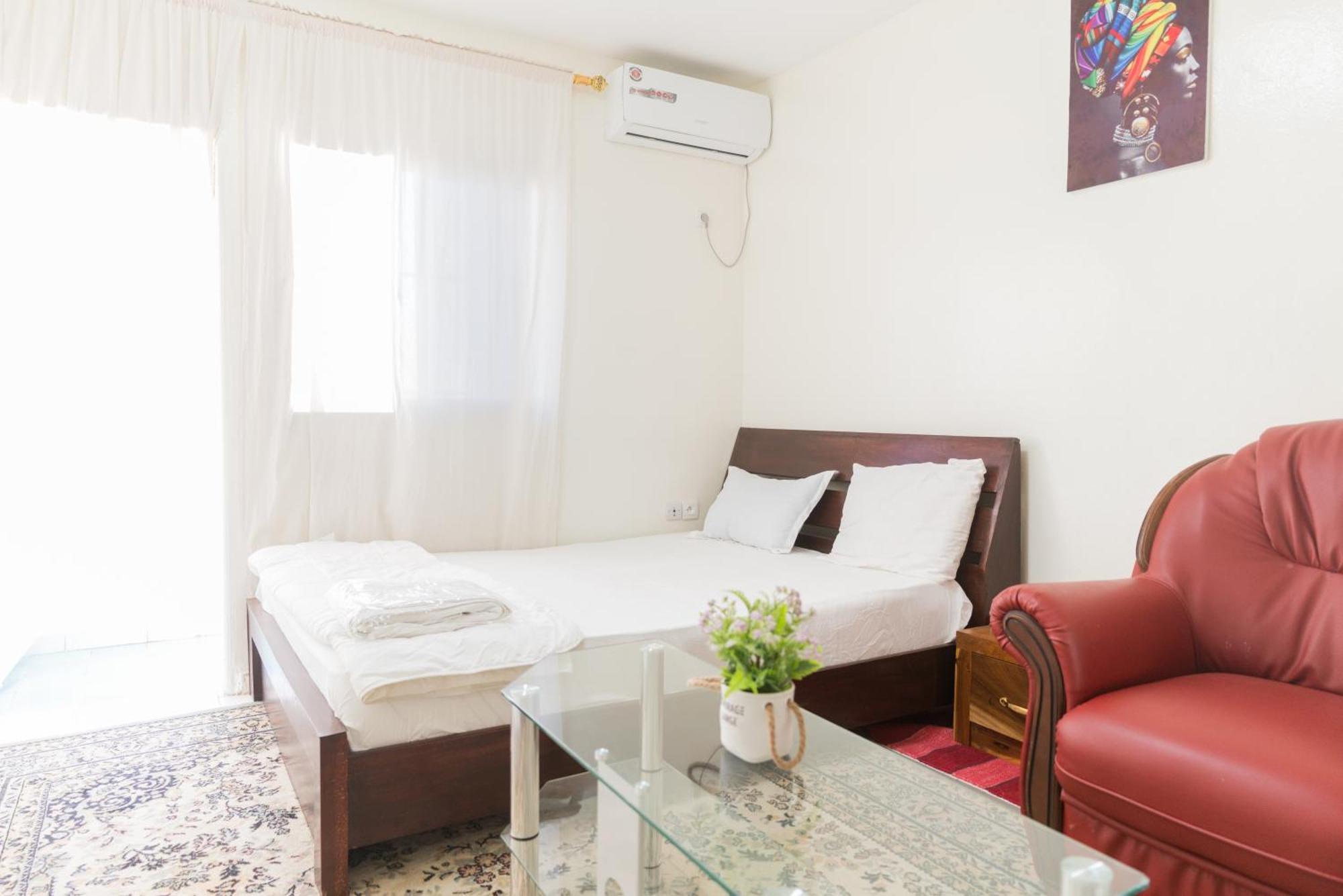 Residence Kane Diallo- Appartements Elegants Et Centraux A Dakar Exterior foto